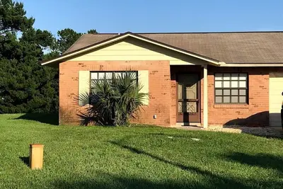 Image de Comfortably furnished duplex is perfect for a unique Florida getawa