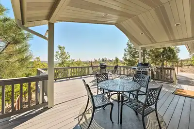Image de Majestic Views & Wraparound Deck: Show Low Haven