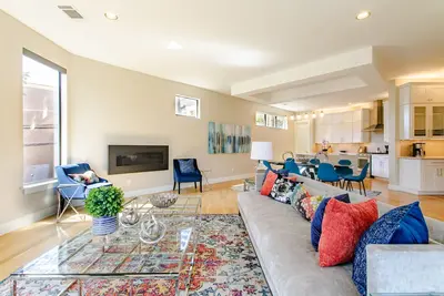 Image de Central Dallas-4 Bed Luxury Home