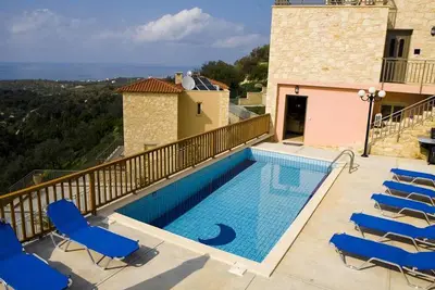 Image de Maison de vacances confortable pour 10 personnes, avec piscine