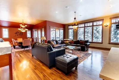 Luxury Home on Keystone's River Course, Spacious Decks with Private Hot Tub