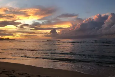 Image de Large House minutes from the beach!