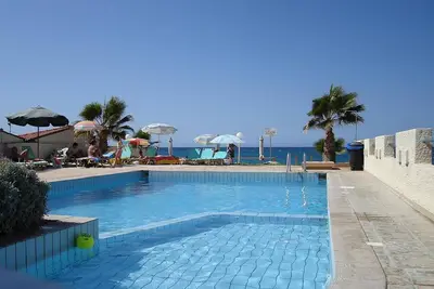 Image de Appartement pour cinq personnes, piscine, près de la plage
