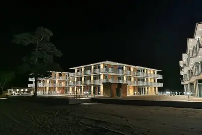 Image de Lägenhet på Stranden i Åhus med Havsutsikt och Närhet Till Spa & Utomhuspool