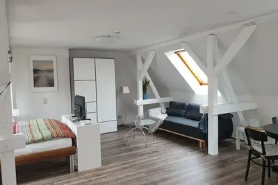 Image de One-room apartment above the roofs of downtown Erfurt