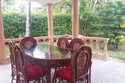 3bd guest-friendly condo with pool near casino and clubs