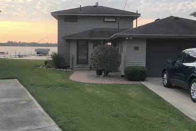 Image de Beautiful Lake Coldwater Home with Panoramic Lake Views, 3 Beds Sleeps 10