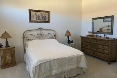 Image de Near lots of restaurants, shopping and on superstition springs golf couse