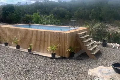 Image de Family friendly, centrally located, Water front property