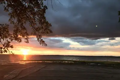 Image de Sunset on the Ottawa \"Cottage\"- shallow, silky sandy beach w/ 78-84 F warm water