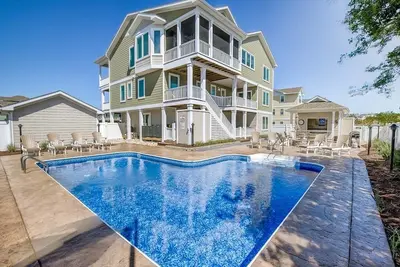 Image de X-Ta-Sea | 440 ft to the beach | Private Pool, Hot Tub, Dog-Friendly