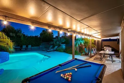 Image de Scottsdalestays 8br Million Home in Best Location-Big Pool-Hot Tub-Theater Room.