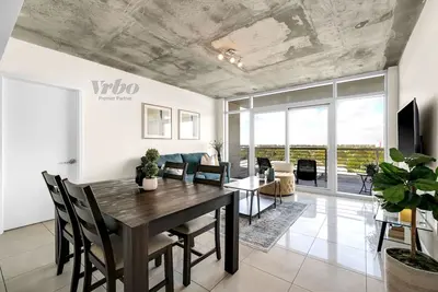 Midblock Residences By Imd Miami Vacation Rentals 2br/2ba Free Parking
