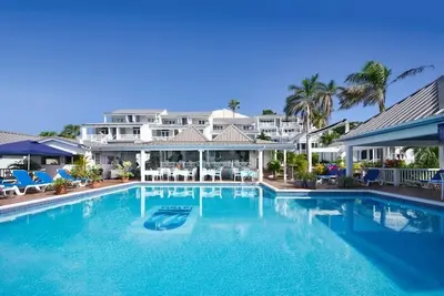 Image de 2 Bdrm / 2 Bath Beach Front Condo-Pelican clé 11/9 / 14-11 / 16/14