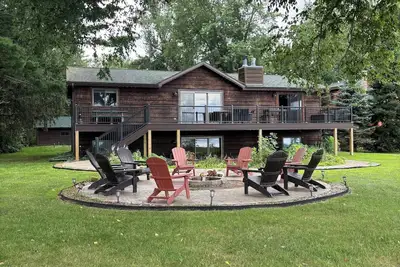 Image de Spacious 5 Bedroom Castle Rock Lake Front Home