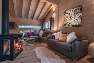 Image de Chalet Vorlaz is a luxury ski chalet with hot tub