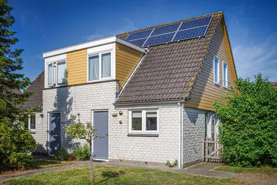 Image de Belle maison à Wemeldinge avec WiFi