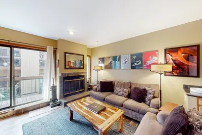 Image de Mountain getaway near trails & skiing w/ balcony &  shared amenities