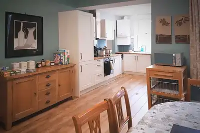 Image de Superking beds, spacious and comfortable ground floor apartment near town centre