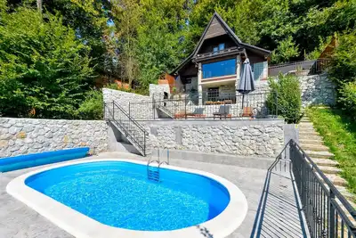 Image de Belle maison Ă Zadobarje avec WiFi