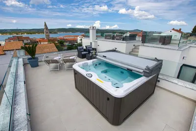 Image de Superbe maison à Turanj avec sauna