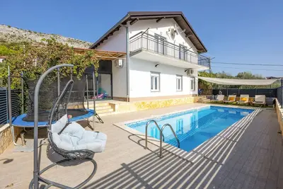 Image de Belle maison à Tugare