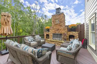 Image de 2 King Beds, Outdoor Fireplace and Air Hockey