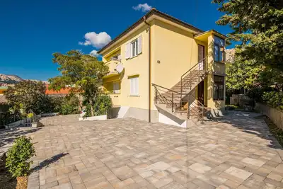 Image de Superbe appartement à Baska avec WiFi