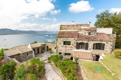 Image de Villa Serra Résumé:<br>L