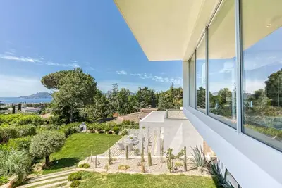 Image de Villa Chelsea Résumé: