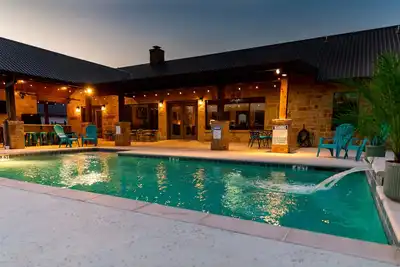 Image de Branding Iron @ Buchanan Vacation ~ Pool, Great Outdoor Space, Sleeps Up to 30