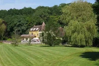 Image de Propriété d'exception aux espaces élégants et généreux à l'orée du Perche.