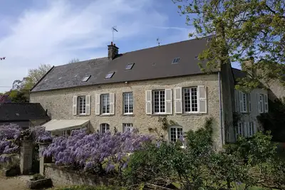 Image de grande maison familiale à Valognes