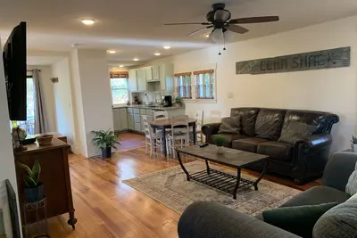 Image de Peaceful Lakeview Cottage near Ski Resorts