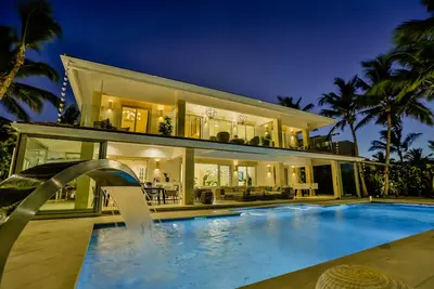 Image de Luxury Sunshine Ii. villa with Sea & Golf View, pool heated, Chef & staff incl.