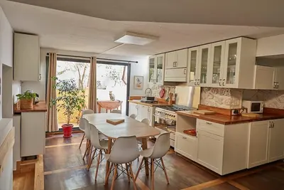 Image de Maison portes de Paris calme et spacieuse. Métro 7