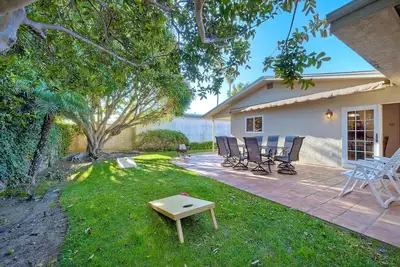 Image de Hacienda Decor, Fully Fenced Backyard, Spacious