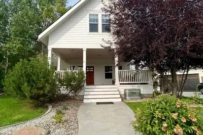 Image de Amazing Four Season Modern Farmhouse with Mountain Views and Hot Tub