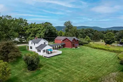 Image de Luxury Berkshires Retreat - Family Compound! - 2 separate but attached homes!