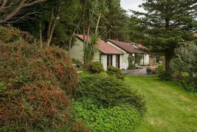 The Pines -  a holiday cottage that sleeps 4 guests  in 2 bedrooms