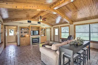 Image de Pet-Friendly Efficiency Cottage w/ Pool!