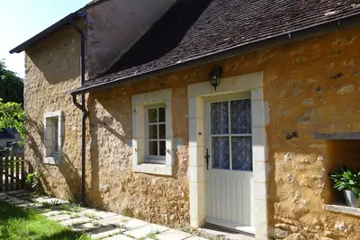 Image de Gîte de Charme au Cœur d'une Petite Cité de Caractère près d'une Rivière et Monuments Historiques