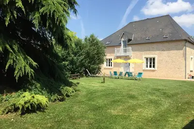 Image de Manoir de charme avec jardin, salle de jeux et proche du Mans (25 min)