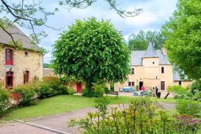 Image de Charme et authenticité : gîte pour 4 pers. en bord de rivière avec jardin enchanteur en Sarthe