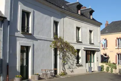 Charmant Gîte Confortable avec Wifi, au Cœur d'un Village Typique près de Bercé