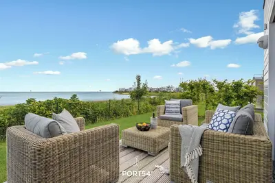 Image de Sea view - 1st row on the water, terrace, ground floor, sauna, bathtub, electric grill