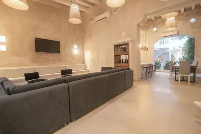 Image de 7 Bedroom Beautiful Mansion in the Old City