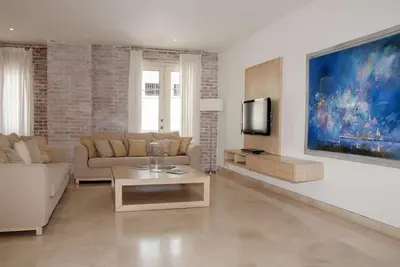 Image de Modern 3 Br Old City Luxury Condo