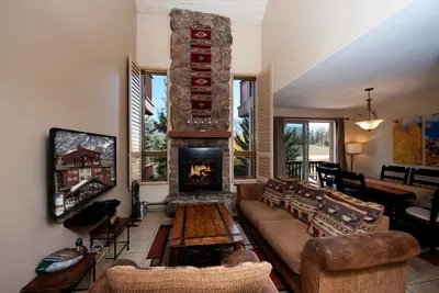 Image de Cascade Village Condo/ Deck/ Mountain Views/ Heated Pool/Hot Tubs