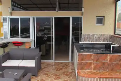 Image de Duplex Ph Roof Deck Hot Tub Ac 3 Bedroom